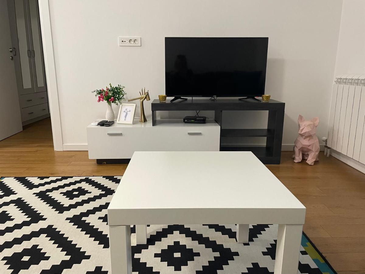 Neva Apartment Belgrado Esterno foto